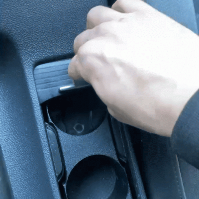 VW Golf 5 Поставка за чаши