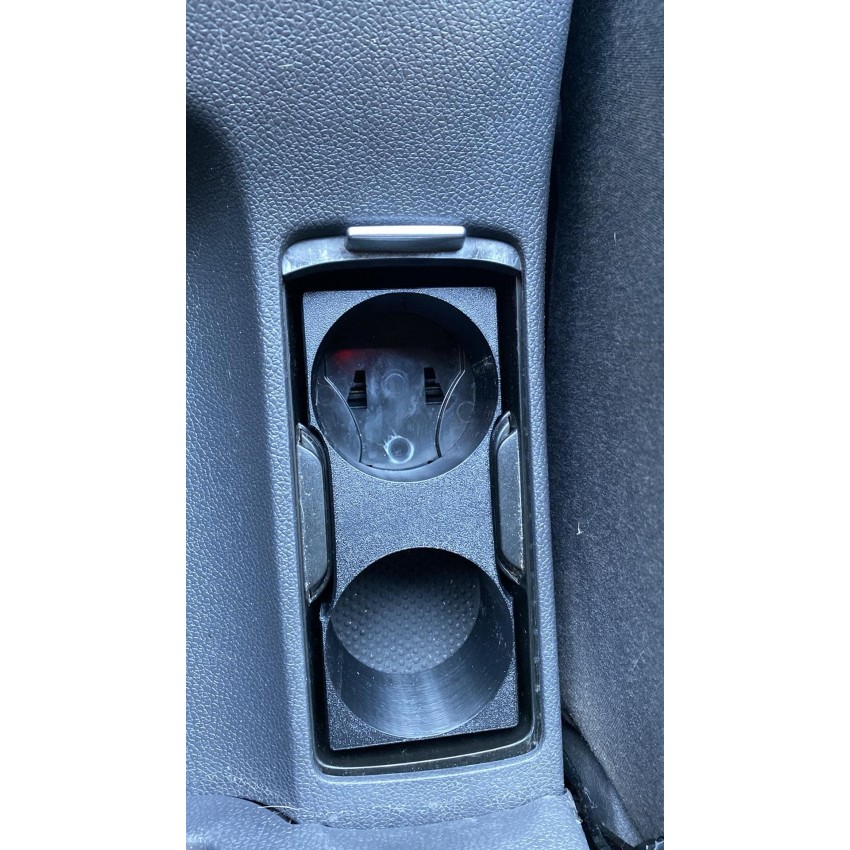 VW Golf 5 Поставка за чаши VW Golf 5 Поставка за чаши