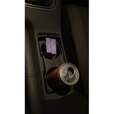 VW Golf 5 Поставка за чаши
